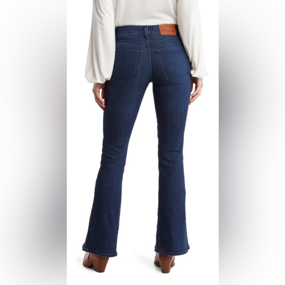 NWT LUCKY BRAND FLARE JEANS